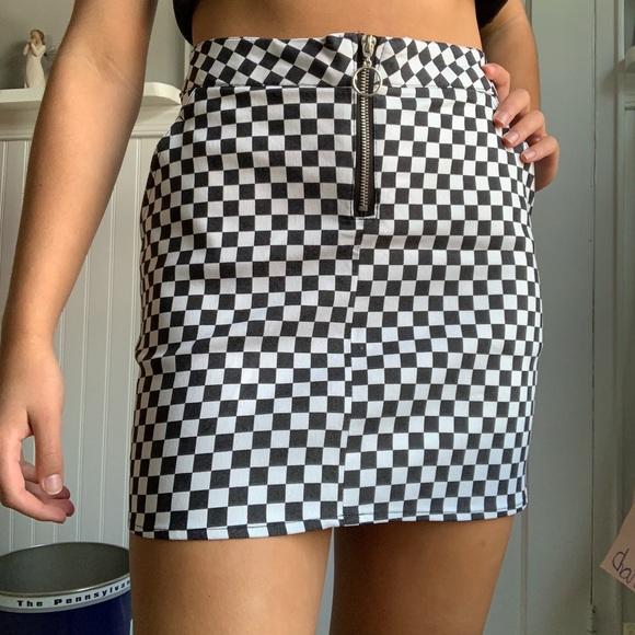 Checkered Mini Skirt - Picture 2 of 5